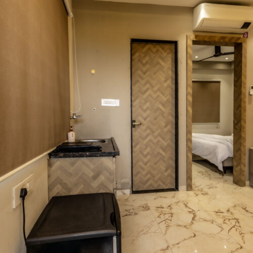 Vijaya’s Homestay AC Service Apartment 104